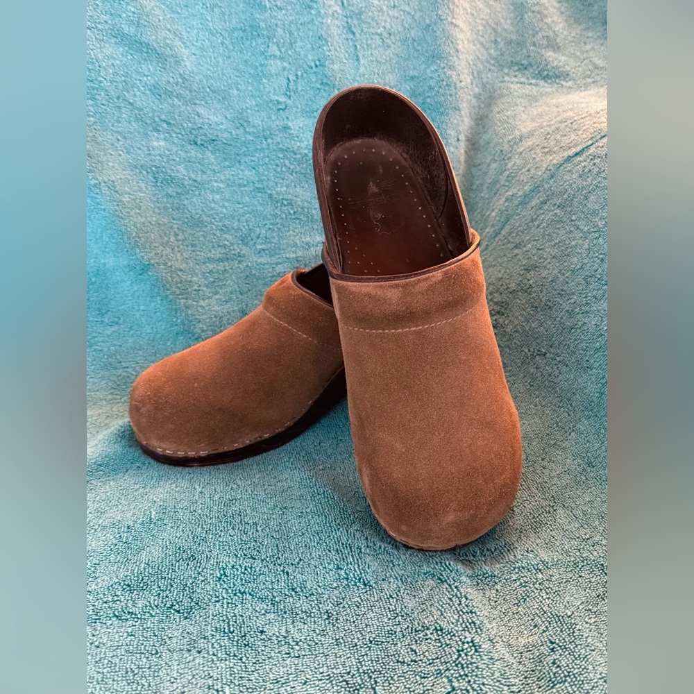 Dansko Olive Green Suede Clogs Size 41